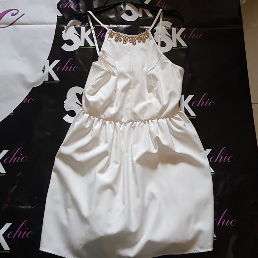 Crystal doll dress brand new. With necklace access